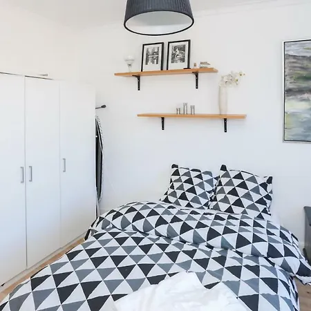 Bright & Cozy In Osterbro